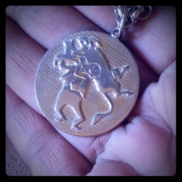 Vintage Throwing the Bull Pendant Bracelet - Picture 3 of 8